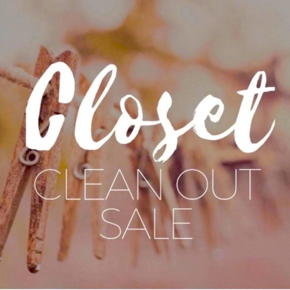 ⭐️ SALE HAPPENING! ⭐️